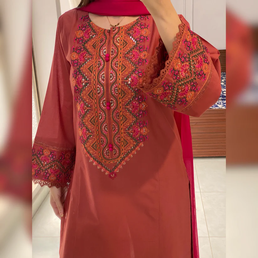 Nile Embroidered 3PC - Image 4