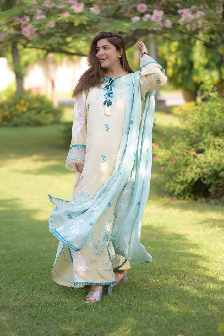 Pearl Mist 3-Piece Set - Image 10