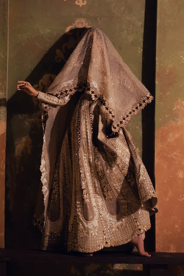 PARISA - Image 8